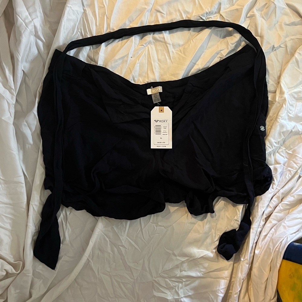 Loose Black Roxy shorts. Brand new with tags.